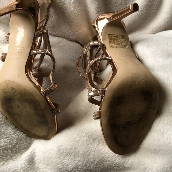 Heels - Picture 3 of 4